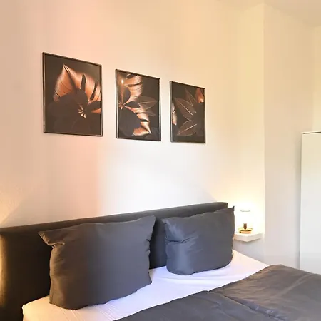 Dessaus Motto Appartements! Solo - Paerchen - Familien - Gruppen Exterior foto