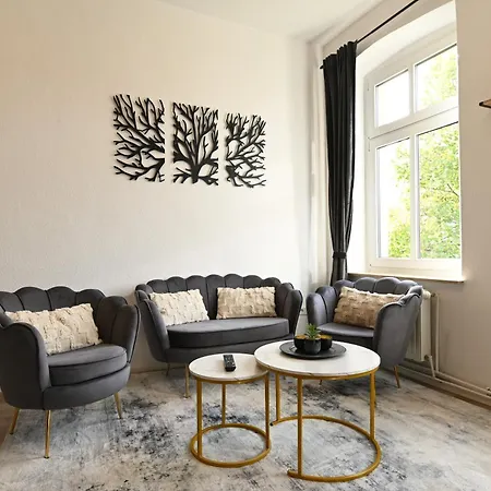 Dessaus Motto Appartements! Solo - Paerchen - Familien - Gruppen Exterior foto