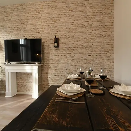 Dessaus Motto Appartements! Solo - Paerchen - Familien - Gruppen Exterior foto