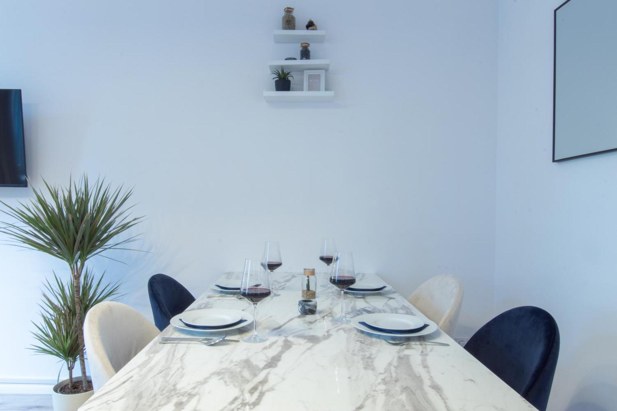 Dessaus Motto Appartements! Solo - Paerchen - Familien - Gruppen Apartment *